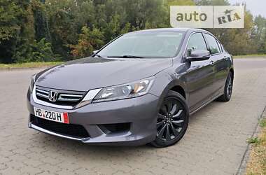 Седан Honda Accord 2015 в Києві