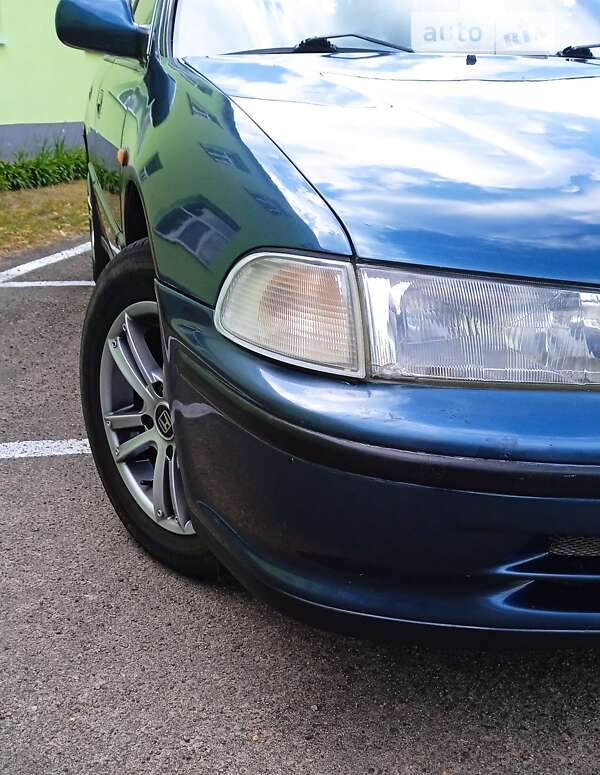 Седан Honda Accord 1993 в Мені