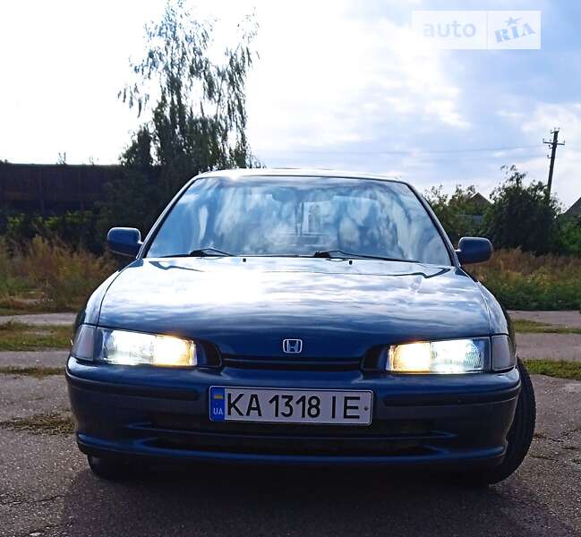 Седан Honda Accord 1993 в Мені