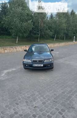 Седан Honda Accord 2000 в Почаеве