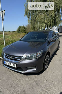 Седан Honda Accord 2015 в Львове