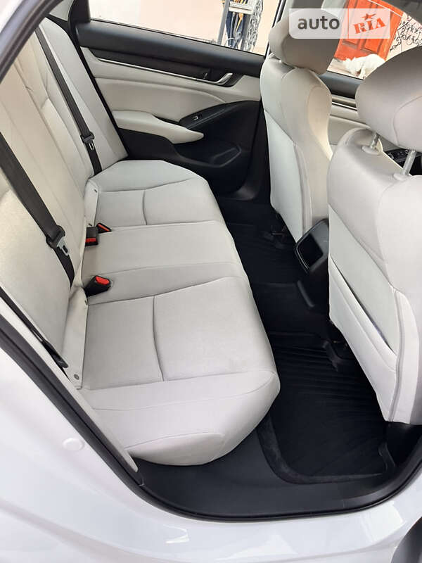 Седан Honda Accord 2018 в Ивано-Франковске