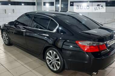 Седан Honda Accord 2014 в Лозовой