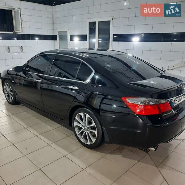 Седан Honda Accord 2014 в Лозовой