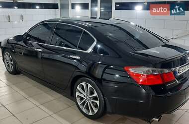 Седан Honda Accord 2014 в Лозовой