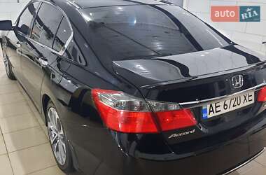 Седан Honda Accord 2014 в Лозовой