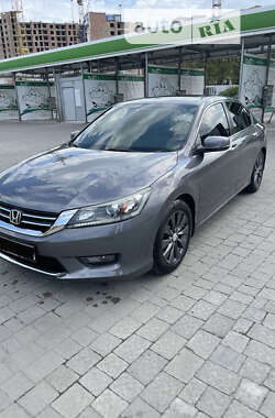 Седан Honda Accord 2014 в Ивано-Франковске