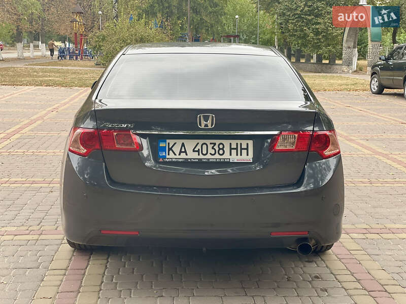 Седан Honda Accord 2011 в Києві