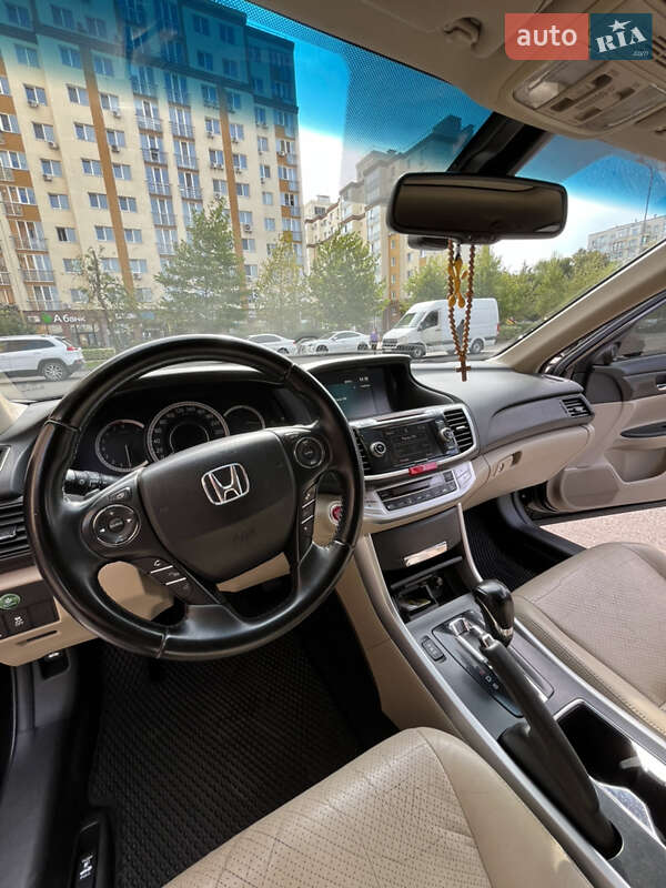 Седан Honda Accord 2013 в Вишневом
