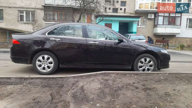 Седан Honda Accord 2006 в Турбовом