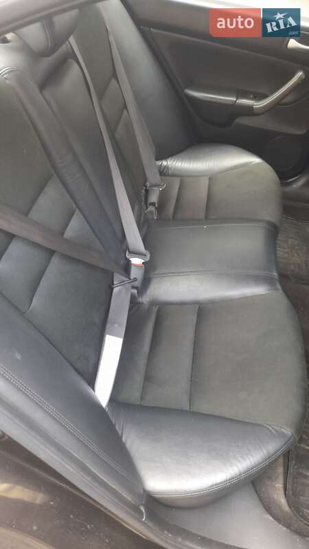 Седан Honda Accord 2006 в Турбовом