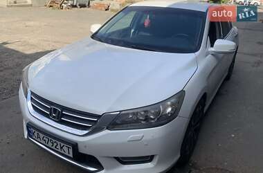 Седан Honda Accord 2013 в Киеве