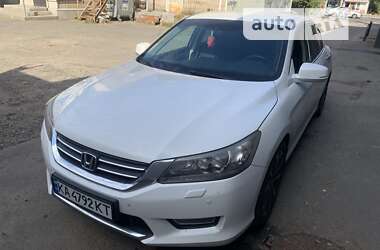 Седан Honda Accord 2013 в Києві