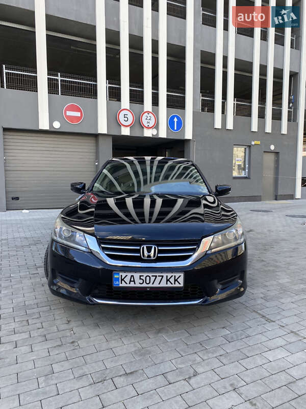 Седан Honda Accord 2015 в Киеве