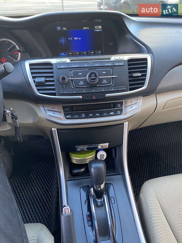 Седан Honda Accord 2015 в Киеве