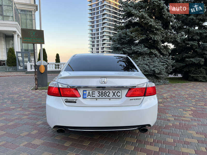 Седан Honda Accord 2015 в Одессе