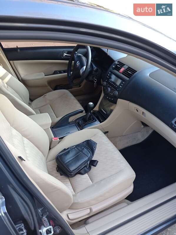 Седан Honda Accord 2003 в Хмельницком