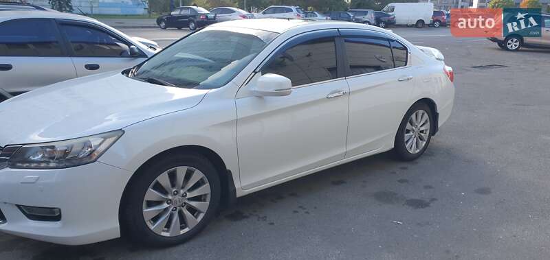 Седан Honda Accord 2013 в Києві
