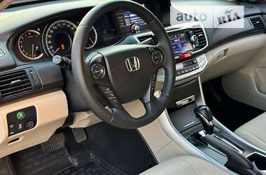 Седан Honda Accord 2013 в Києві