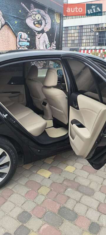 Седан Honda Accord 2016 в Луцьку