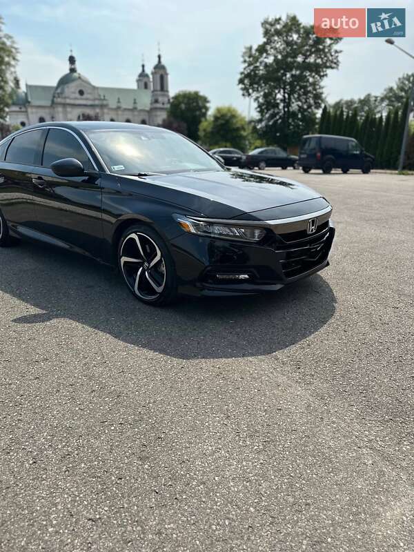 Седан Honda Accord 2019 в 