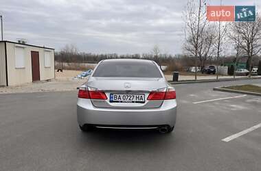 Седан Honda Accord 2013 в 