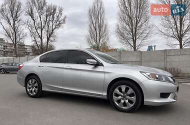 Седан Honda Accord 2013 в 