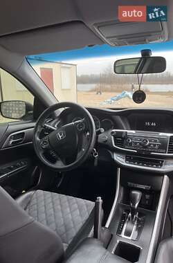Седан Honda Accord 2013 в 