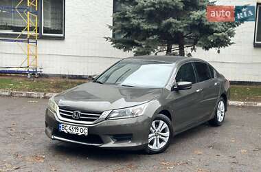 Седан Honda Accord 2014 в Києві