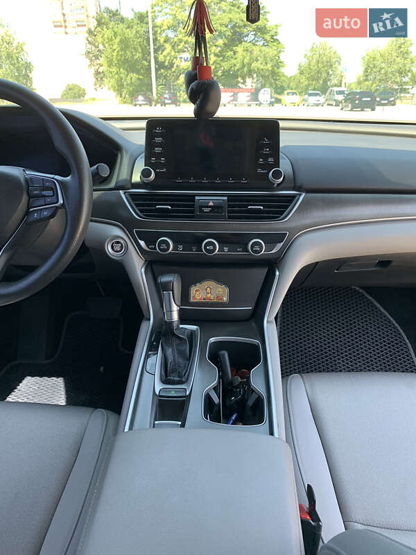 Седан Honda Accord 2018 в Запорожье