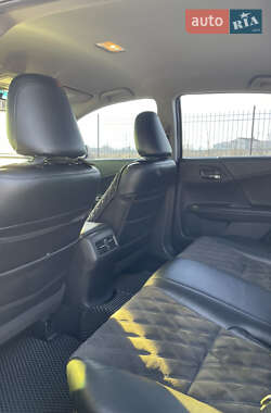 Седан Honda Accord 2013 в 