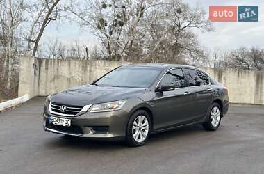 Седан Honda Accord 2014 в Киеве