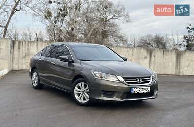 Седан Honda Accord 2014 в Киеве