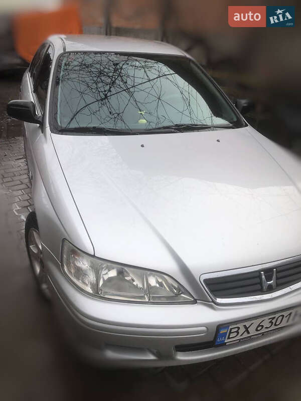 Седан Honda Accord 2000 в Хмельницькому