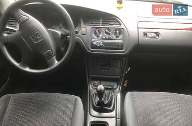 Седан Honda Accord 2000 в 