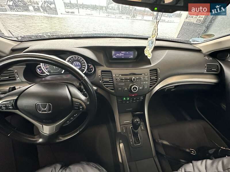 Седан Honda Accord 2011 в Хусті
