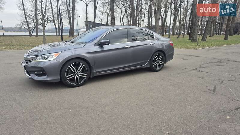 Седан Honda Accord 2016 в Киеве