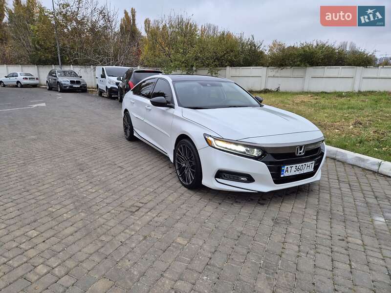 Седан Honda Accord 2018 в Одессе