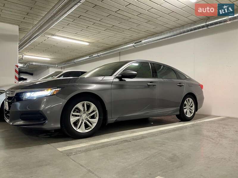 Седан Honda Accord 2018 в Ужгороді