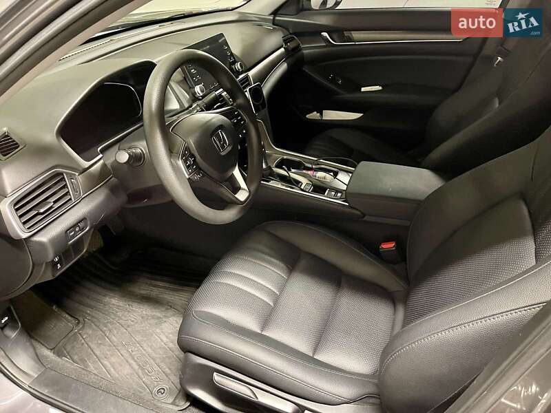 Седан Honda Accord 2018 в Ужгороді