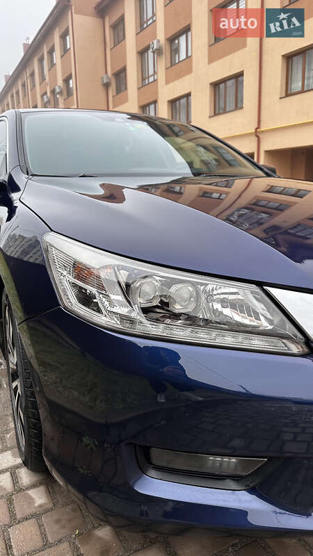 Седан Honda Accord 2015 в Львове