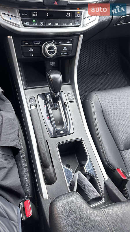 Седан Honda Accord 2015 в Львове