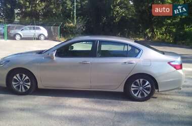 Седан Honda Accord 2013 в 