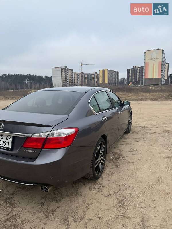 Седан Honda Accord 2013 в Чернигове