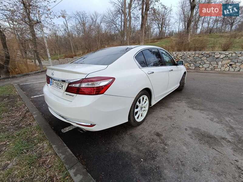 Седан Honda Accord 2017 в Кропивницком