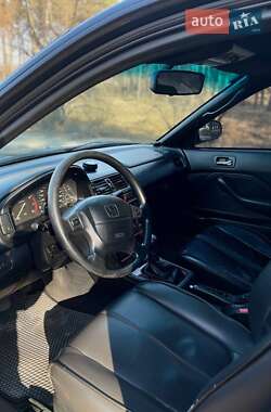 Седан Honda Accord 1998 в Остроге