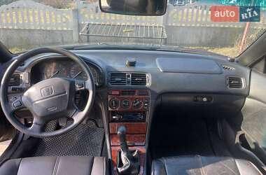 Седан Honda Accord 1998 в Остроге