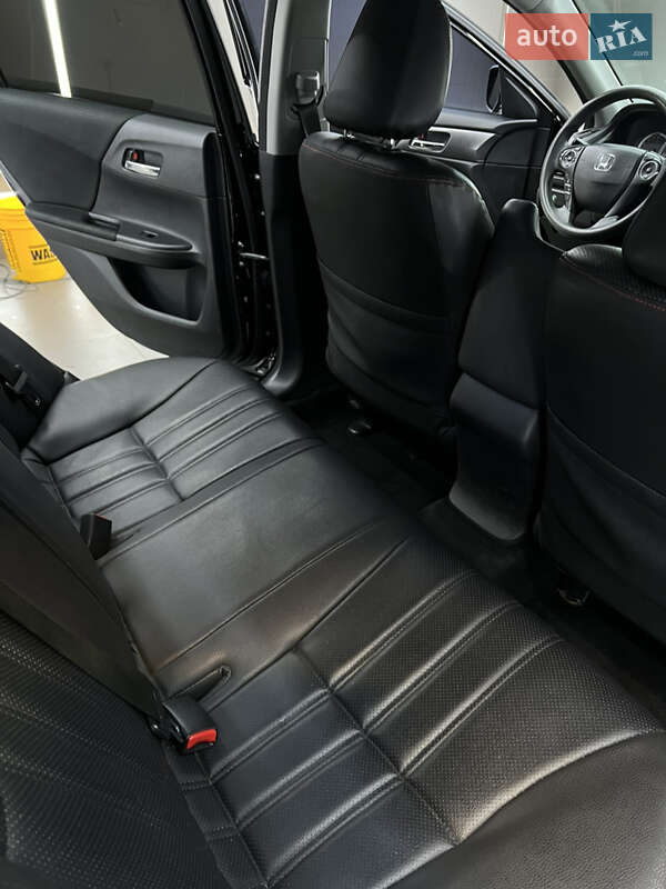 Седан Honda Accord 2014 в Ужгороді