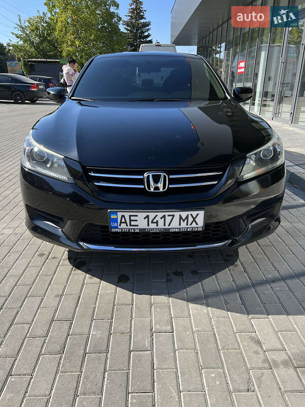 Седан Honda Accord 2014 в Ужгороді