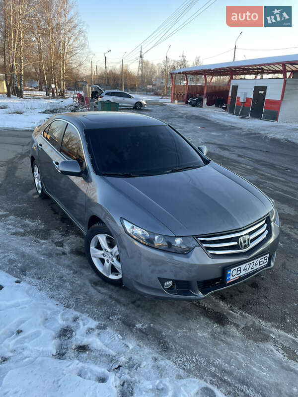 Седан Honda Accord 2010 в Чернигове